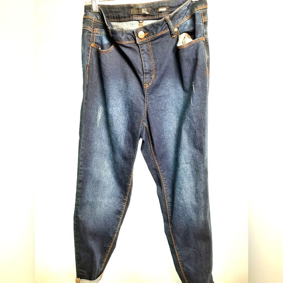 Dark Wash denim Jeans - Picture 1 of 3